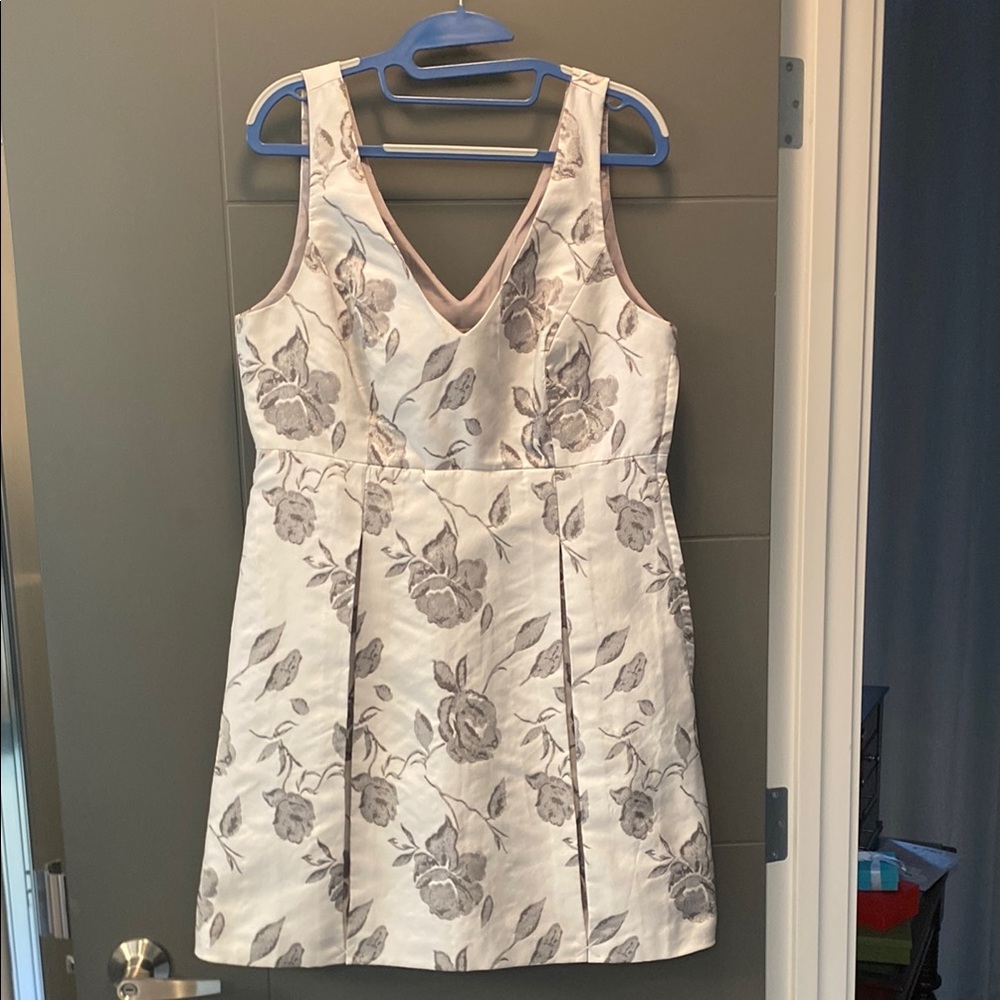 RW&CO. Grey/silver  Sleeveless V-Neck A-Line Mini Dress